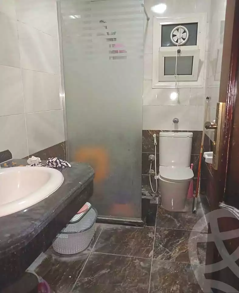 https://aqarmap.com.eg/ar/listing/7165955-for-rent-alexandria-glim