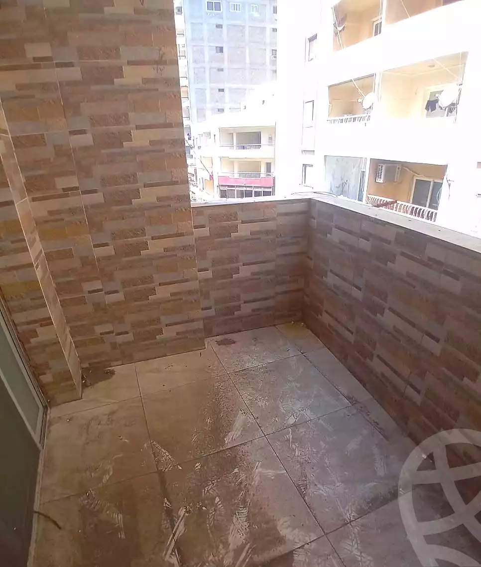 https://aqarmap.com.eg/ar/listing/7166913-for-sale-alexandria-el-asafra-shr-45