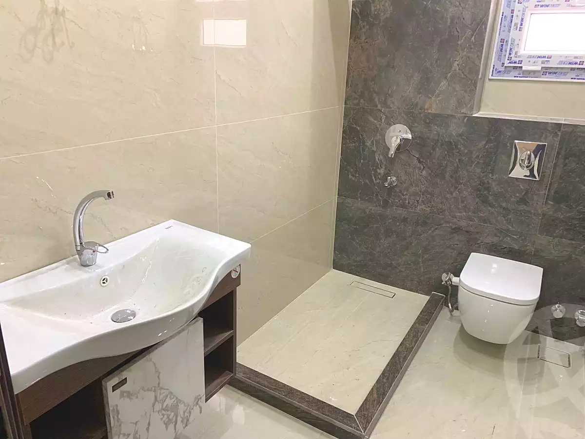 https://aqarmap.com.eg/ar/listing/7167545-for-sale-cairo-new-cairo-compounds-kmbwnd-ldf-lwtny