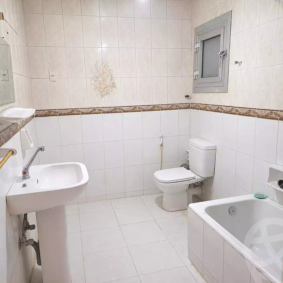 https://aqarmap.com.eg/ar/listing/7167682-for-rent-cairo-6th-of-october-el-ahyaa-neighborhood-7th-ahmed-rateb-saad-ibn-ebada-st
