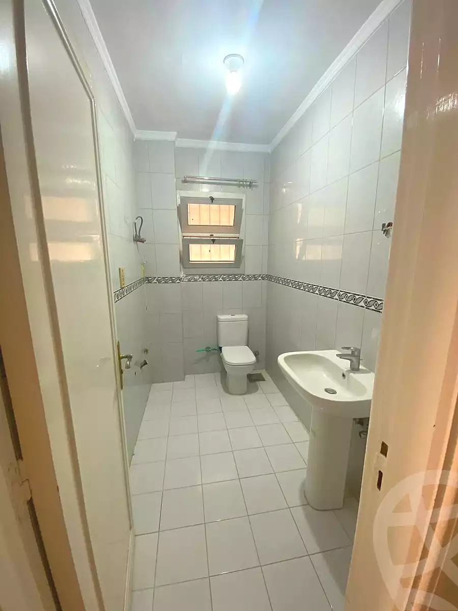 https://aqarmap.com.eg/ar/listing/7167818-for-sale-cairo-6th-of-october-el-ahyaa-neighborhood-2nd-divided-from-al-kafrawei-st