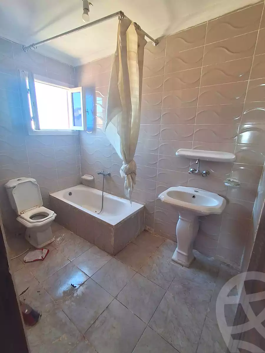 https://aqarmap.com.eg/ar/listing/7168866-for-sale-alexandria-bahray-el-anfoshy-taher-bek-st