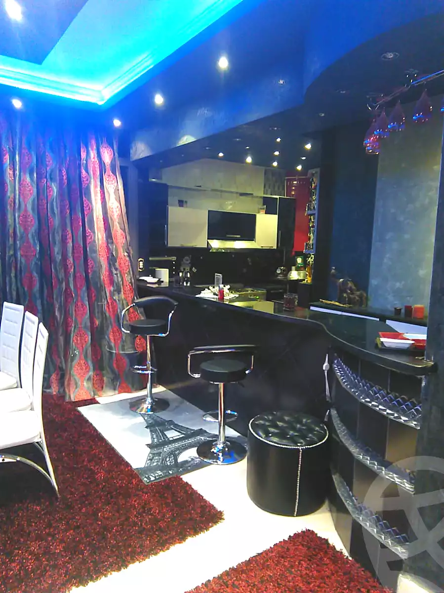 https://aqarmap.com.eg/ar/listing/7169731-for-sale-cairo-el-sheikh-zayed-city-el-hay-el-thaleth-ashaer-area-1-el-salam-st