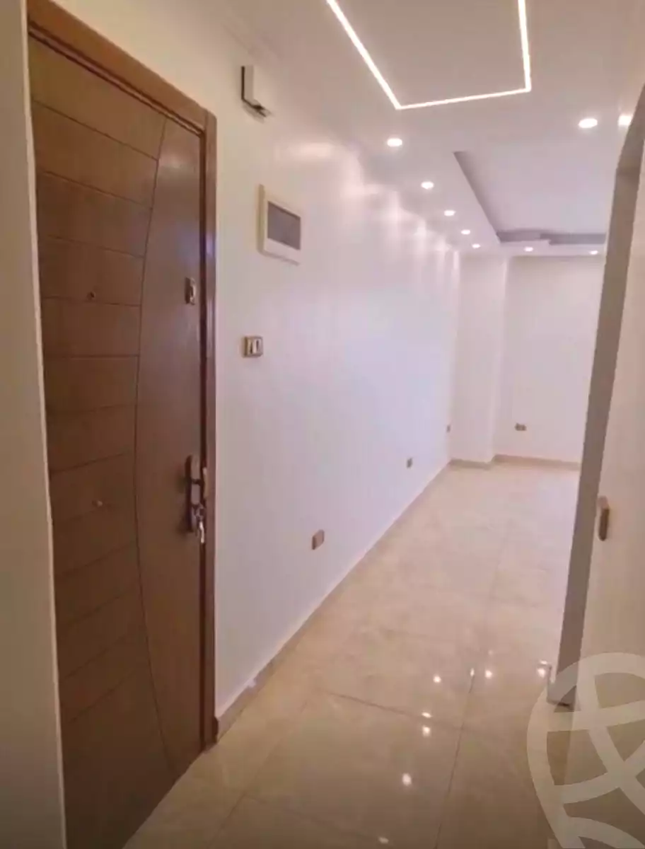 https://aqarmap.com.eg/ar/listing/7172270-for-sale-cairo-15th-of-may-mjwr-4-shr-khld-bn-lwlyd