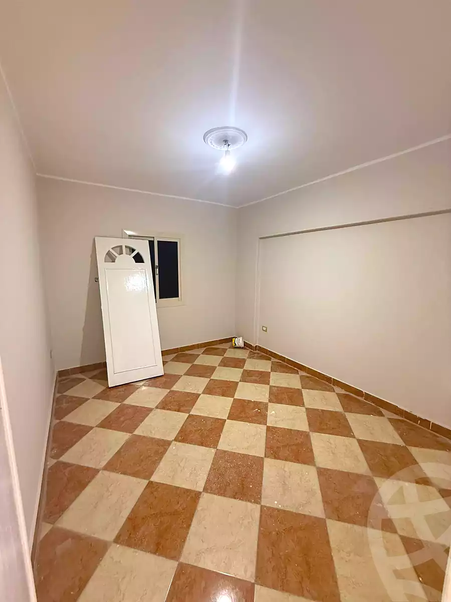 https://aqarmap.com.eg/ar/listing/7172709-for-sale-cairo-helwan-helwan-el-sharkeya-latif-basha-st