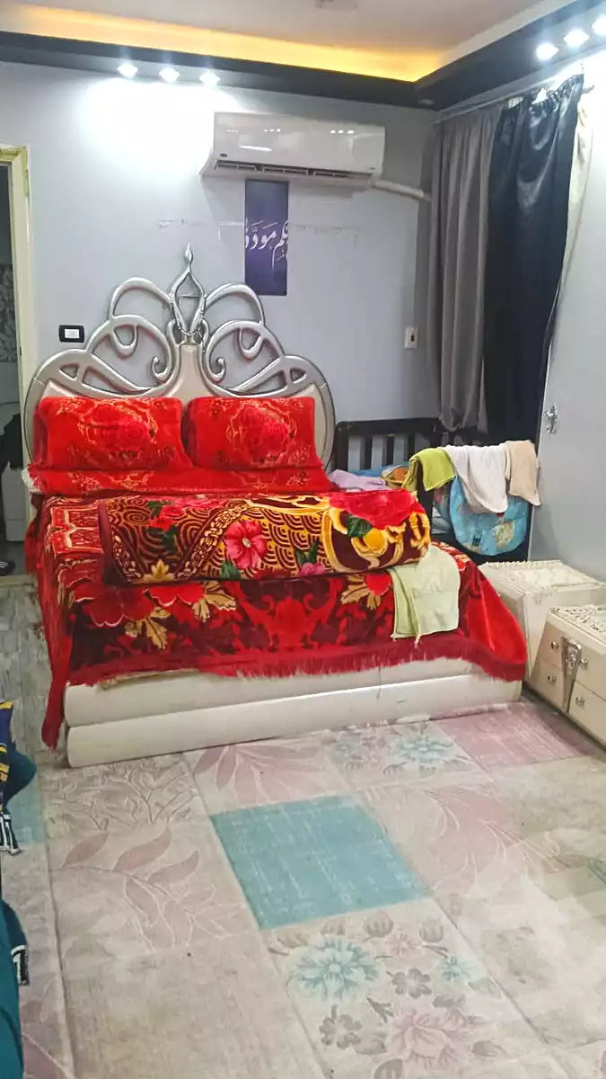 https://aqarmap.com.eg/ar/listing/7172877-for-sale-cairo-helwan-ahmed-enci-st