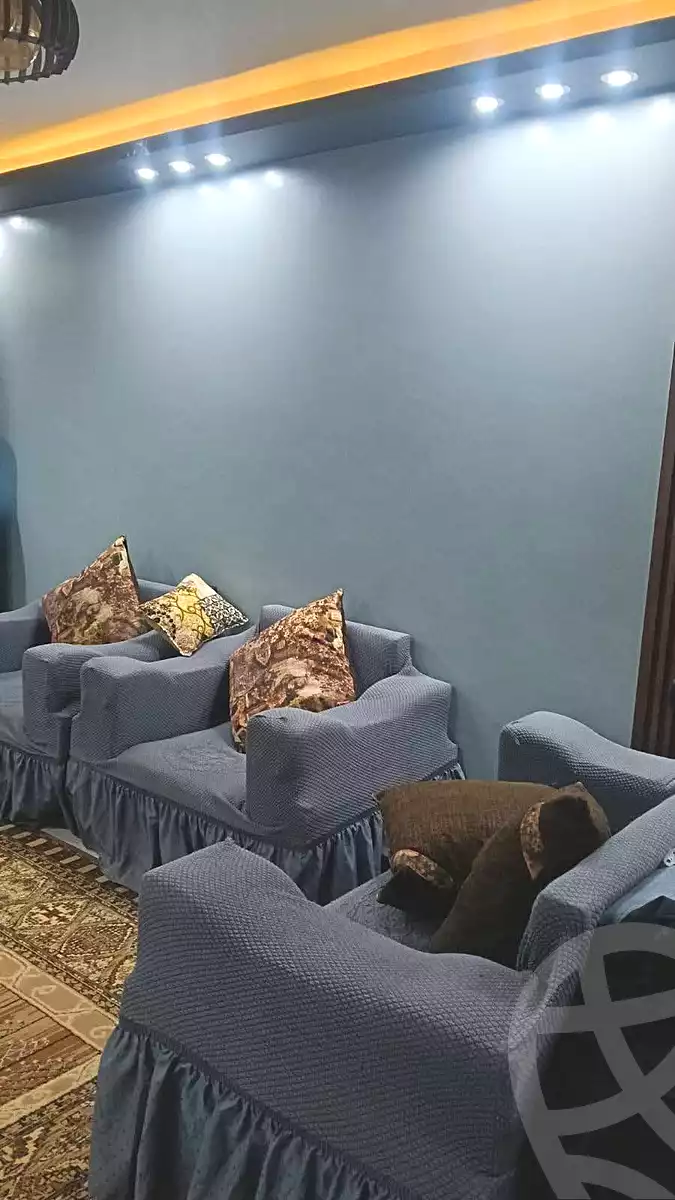 https://aqarmap.com.eg/ar/listing/7172877-for-sale-cairo-helwan-ahmed-enci-st