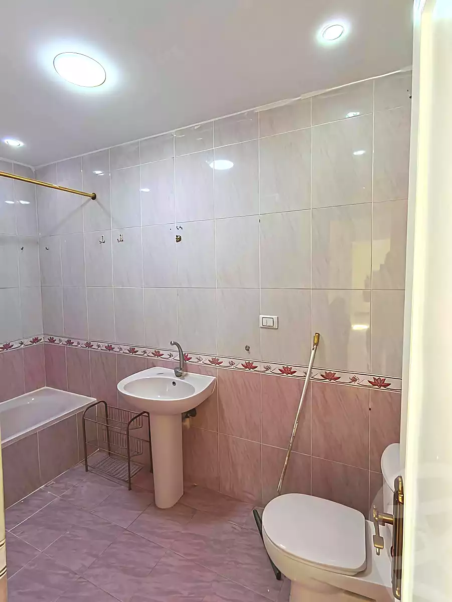 https://aqarmap.com.eg/ar/listing/7173546-for-sale-alexandria-sydy-bshr-sydy-bshr-bhry-gamal-abd-el-nasir-st