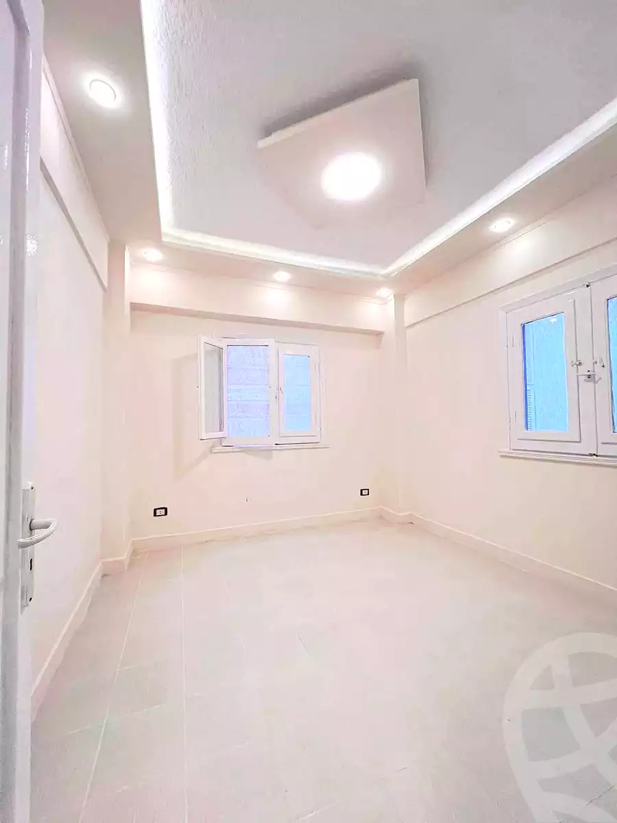 https://aqarmap.com.eg/ar/listing/7174414-for-sale-alexandria-al-agamy-shataa-el-nakheel