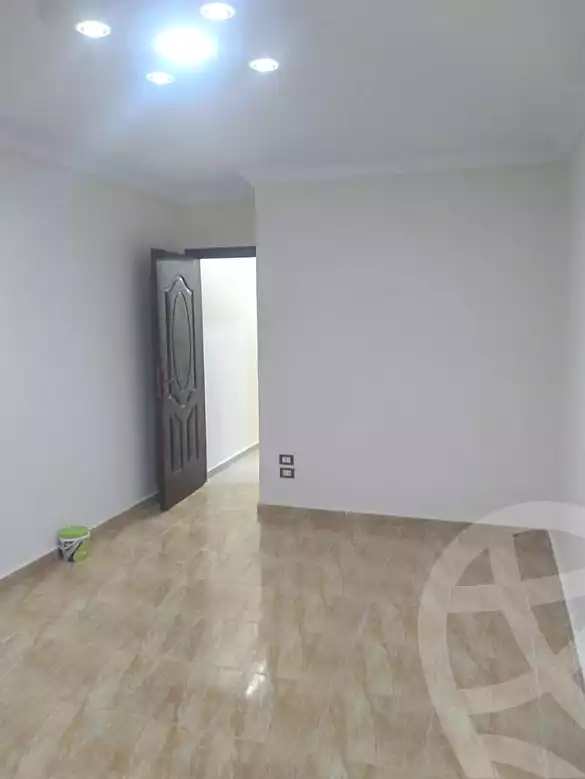 https://aqarmap.com.eg/ar/listing/7174499-for-sale-alexandria-el-asafra-shr-45