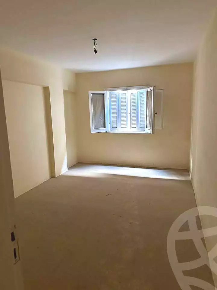 https://aqarmap.com.eg/en/listing/7174911-for-sale-alexandria-al-agamy-el-hanouvel-radwan-st