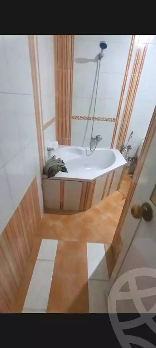 https://aqarmap.com.eg/ar/listing/7175126-for-sale-cairo-helwan-helwan-el-sharkeya-abd-el-rahman-pasha-st
