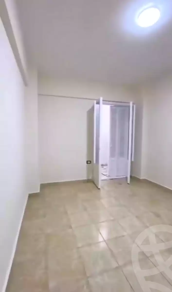 https://aqarmap.com.eg/ar/listing/7175306-for-sale-alexandria-al-agamy-shataa-el-nakheel