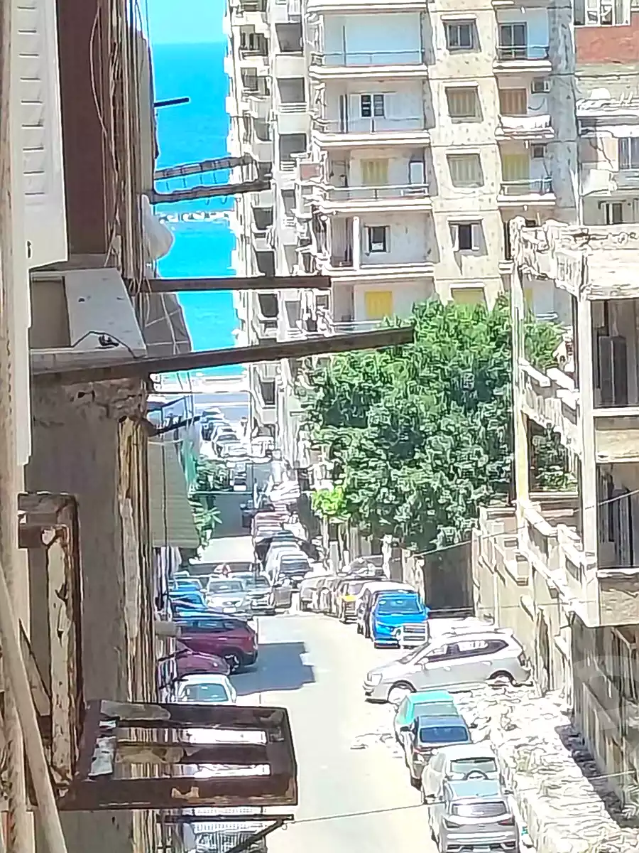 https://aqarmap.com.eg/en/listing/7175500-for-sale-alexandria-sydy-bshr-sydy-bshr-bhry-street-17