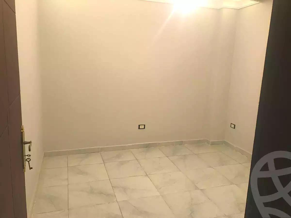 https://aqarmap.com.eg/ar/listing/7177660-for-sale-cairo-6th-of-october-hadaeq-october-compounds-djlh-blmz-m-mr-lmrshdy