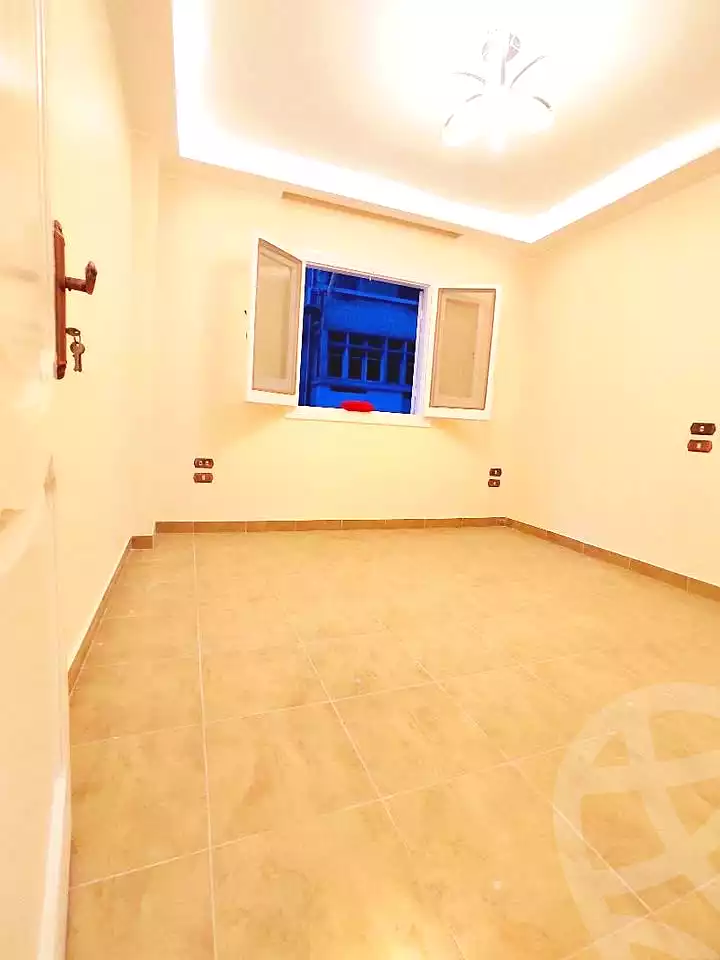 https://aqarmap.com.eg/ar/listing/7178303-for-sale-alexandria-sydy-bshr-sydy-bshr-bhry-khalil-hamada-st