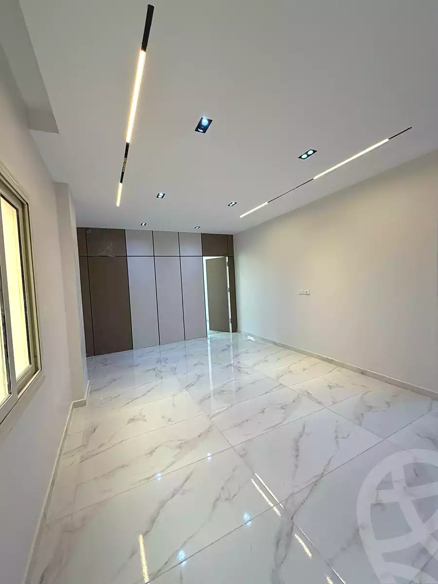 https://aqarmap.com.eg/ar/listing/7179523-for-sale-cairo-6th-of-october-el-ahyaa-neighborhood-3rd-al-hay-al-thalith-st