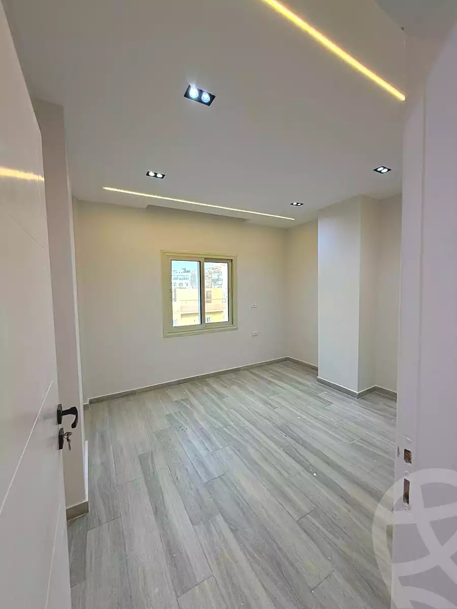 https://aqarmap.com.eg/ar/listing/7179523-for-sale-cairo-6th-of-october-el-ahyaa-neighborhood-3rd-al-hay-al-thalith-st
