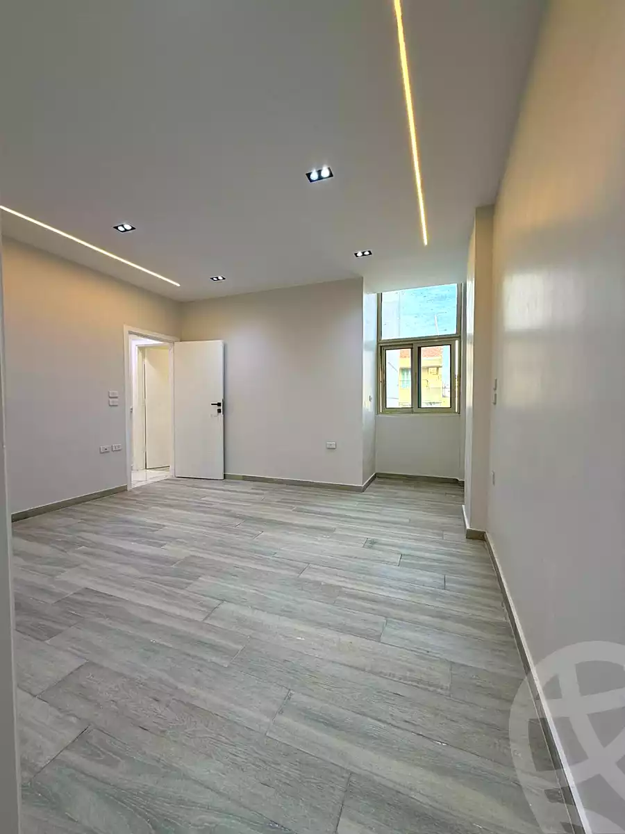 https://aqarmap.com.eg/ar/listing/7179523-for-sale-cairo-6th-of-october-el-ahyaa-neighborhood-3rd-al-hay-al-thalith-st
