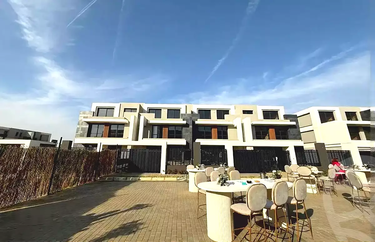 https://aqarmap.com.eg/ar/listing/7179702-for-sale-cairo-new-cairo-compounds-el-patio-town-compound-la-vista