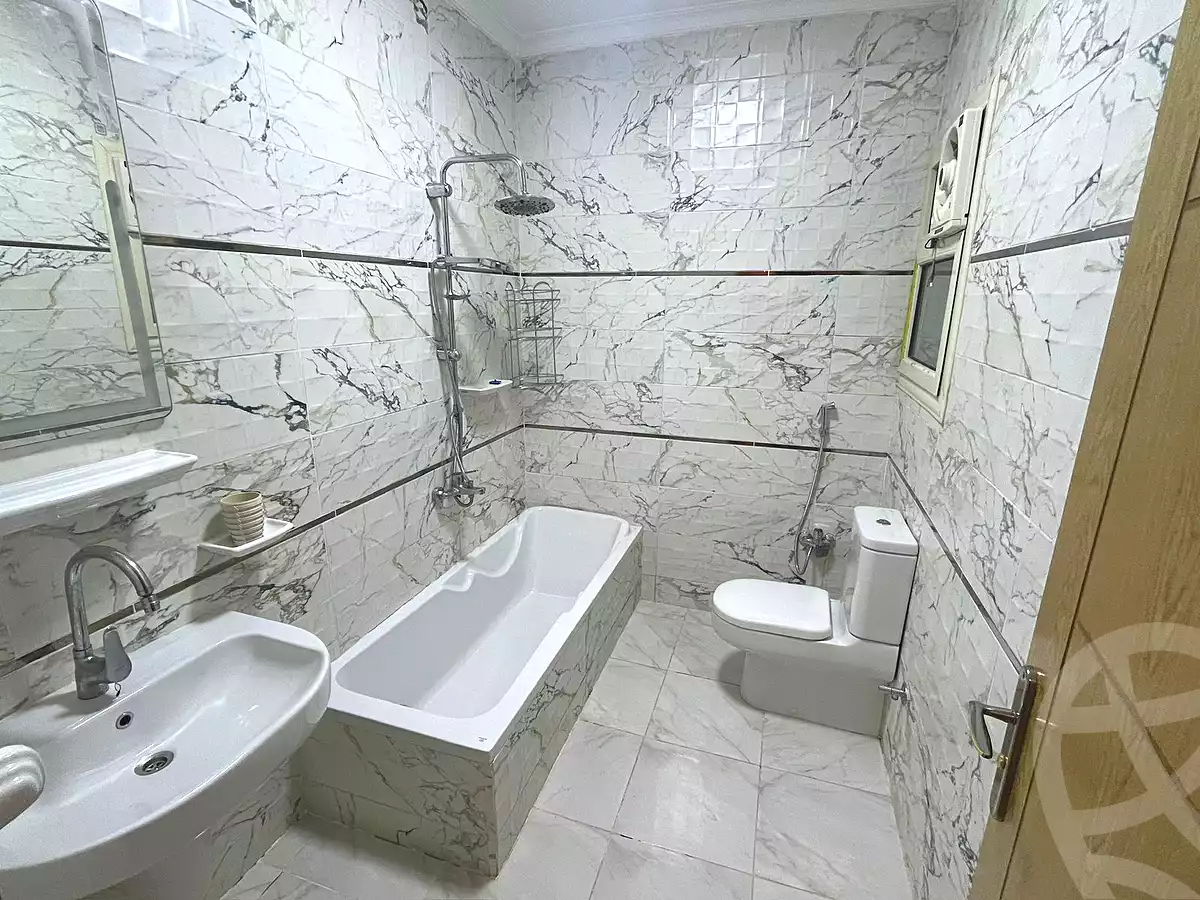 https://aqarmap.com.eg/en/listing/7179883-for-rent-cairo-el-sheikh-zayed-city-compounds-el-khamayel