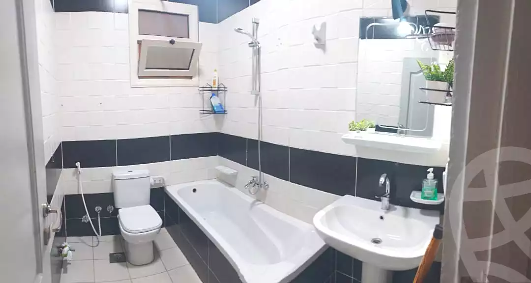 https://aqarmap.com.eg/ar/listing/7179905-for-sale-cairo-6th-of-october-el-ahyaa-neighborhood-8th-el-tahrir-rd