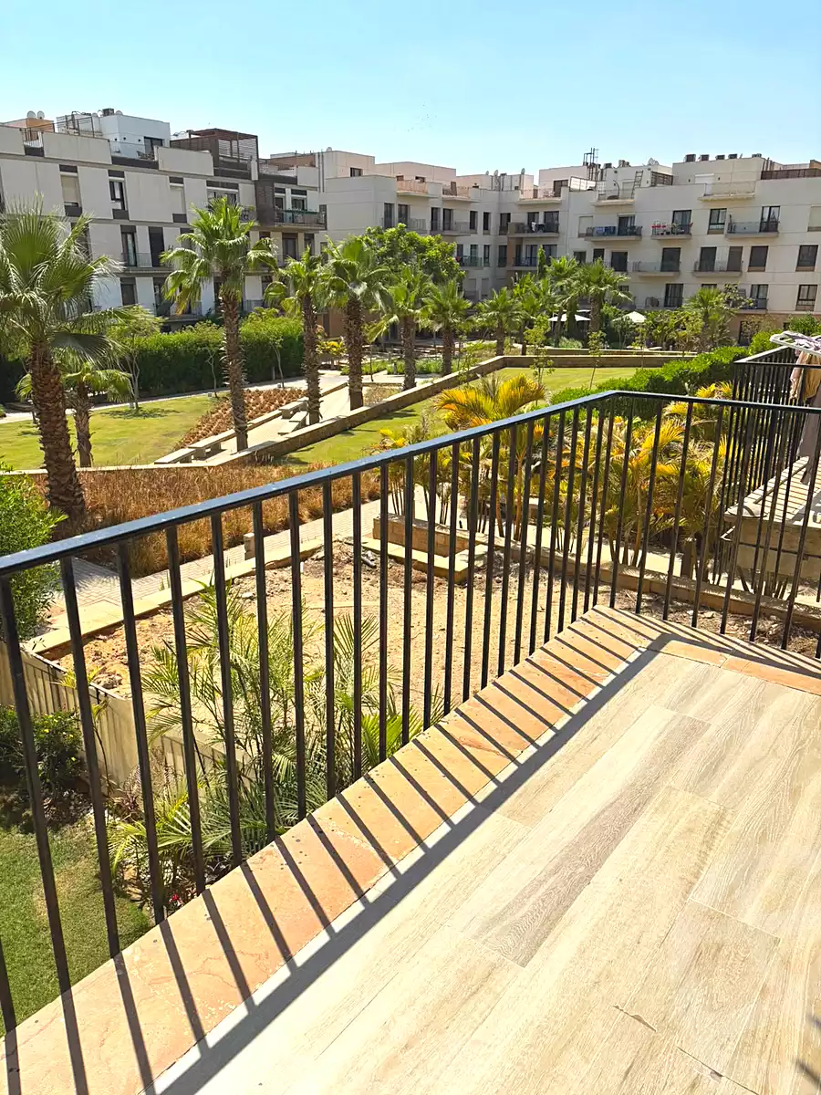 https://aqarmap.com.eg/ar/listing/7180130-for-rent-cairo-el-sheikh-zayed-city-compounds-kmbwnd-wyst-twn-swdyk
