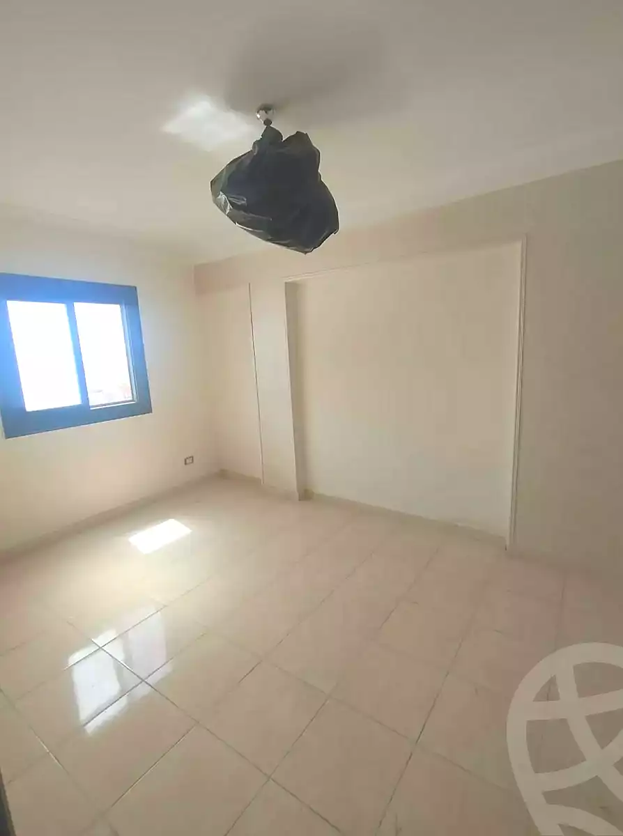 https://aqarmap.com.eg/ar/listing/7179136-for-sale-alexandria-al-agamy-lbytsh-el-saleheen-mosque-st