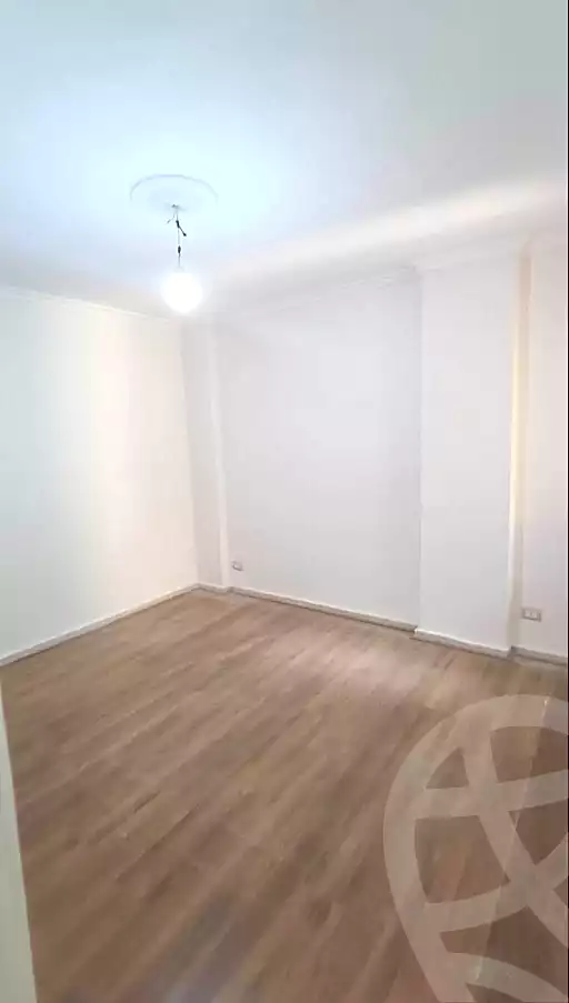 https://aqarmap.com.eg/en/listing/7180759-for-sale-alexandria-ganaklis