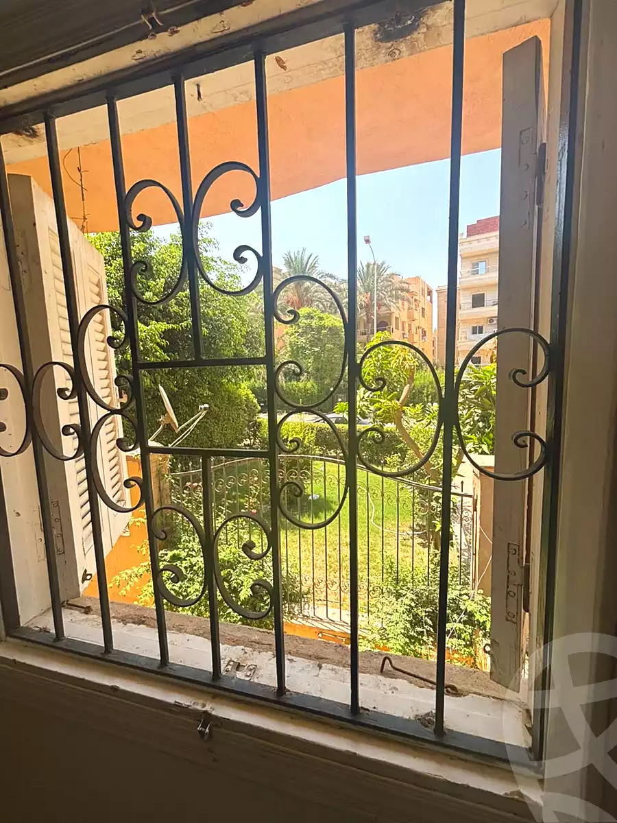 https://aqarmap.com.eg/ar/listing/7182041-for-sale-cairo-6th-of-october-el-ahyaa-neighborhood-1st-al-maahad