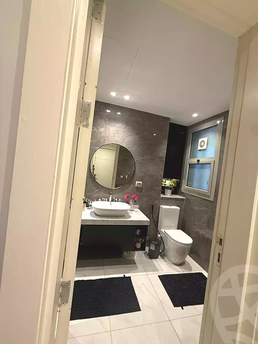 https://aqarmap.com.eg/ar/listing/7182245-for-sale-cairo-new-cairo-compounds-village-gate-mall-palm-hills