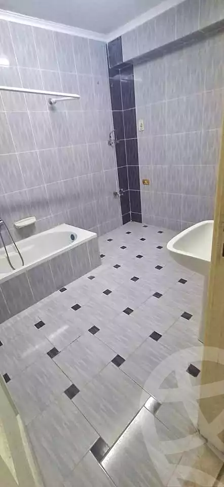 https://aqarmap.com.eg/ar/listing/7183620-for-sale-alexandria-al-agamy-lbytsh-al-aeda-al-kadema-st