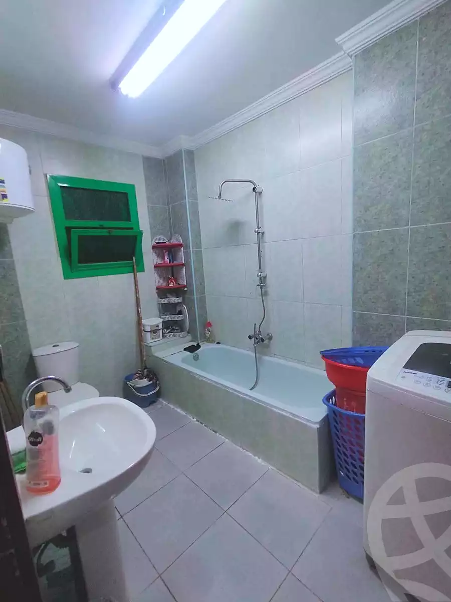 https://aqarmap.com.eg/ar/listing/7184368-for-sale-cairo-helwan-helwan-el-sharkeya-heidar-st