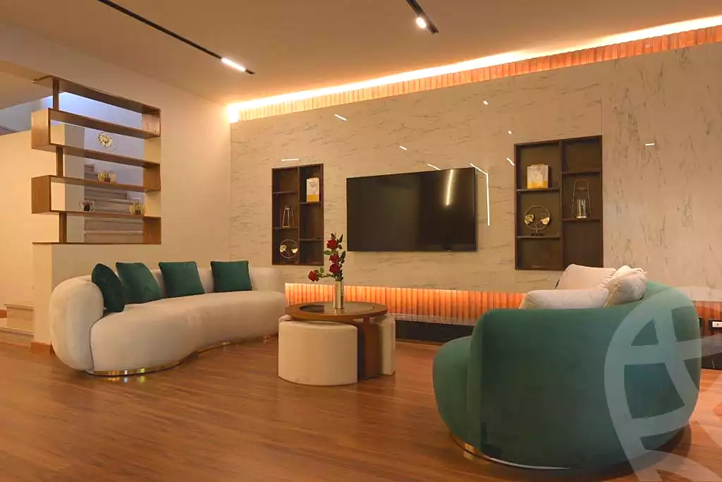 https://aqarmap.com.eg/ar/listing/7184810-for-rent-cairo-new-cairo-compounds-mountain-view-hyde-park