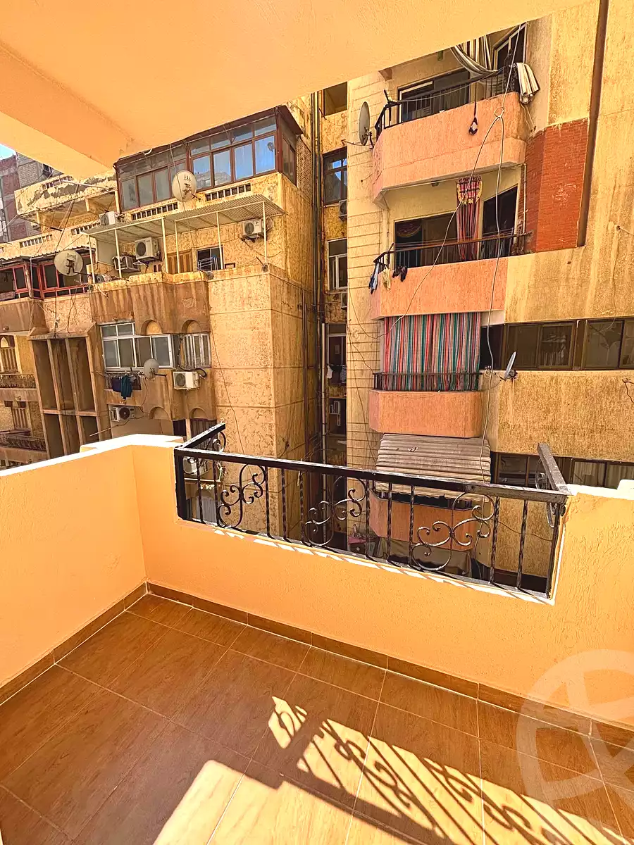 https://aqarmap.com.eg/ar/listing/7185890-for-sale-alexandria-el-asafra-shr-45