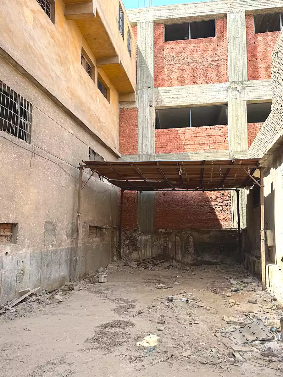 https://aqarmap.com.eg/ar/listing/7182982-for-sale-qalyubia-shubra-el-khaima-shubra-el-khaima-city-ahmed-oraby-st