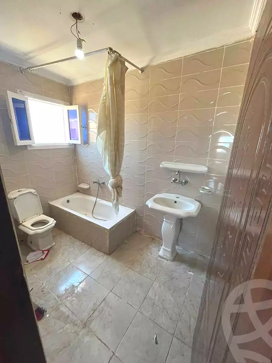 https://aqarmap.com.eg/ar/listing/7188843-for-sale-alexandria-bahray-el-anfoshy-taher-bek-st