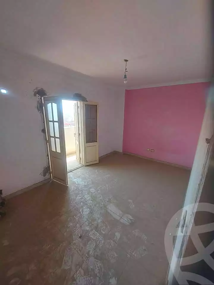 https://aqarmap.com.eg/ar/listing/7190298-for-sale-cairo-helwan-el-shareaa-el-sharby-st