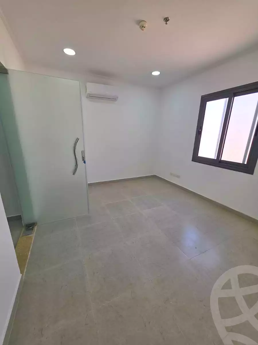https://aqarmap.com.eg/ar/listing/7190311-for-sale-cairo-el-shorouk-compounds-hana-medical-complex-z-group