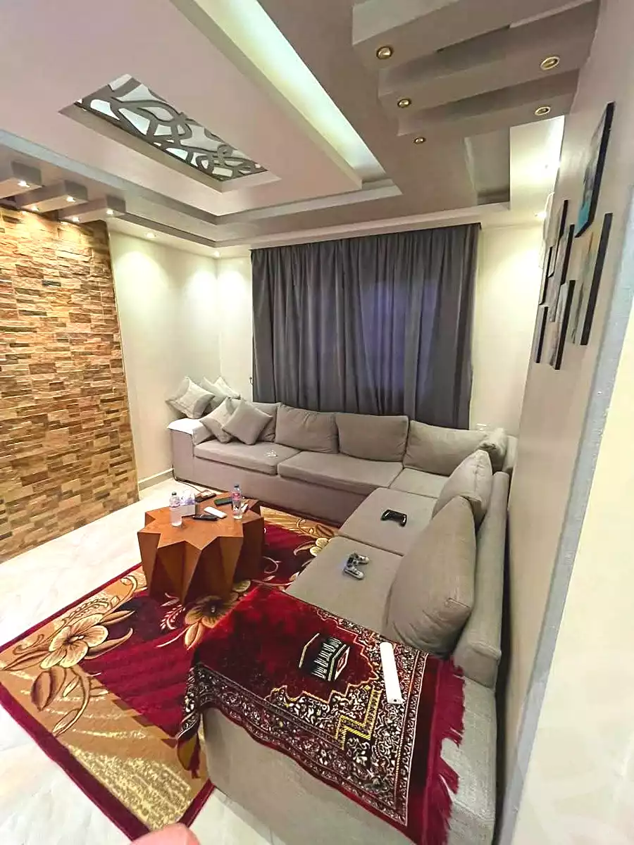 https://aqarmap.com.eg/en/listing/7190347-for-sale-cairo-ain-shams-jsr-lswys