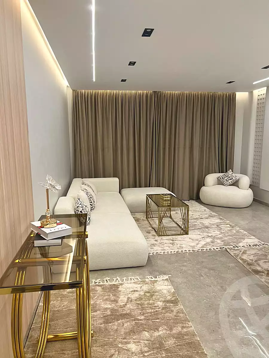 https://aqarmap.com.eg/ar/listing/7191500-for-rent-cairo-new-cairo-compounds-hyde-park-centre-ville-hyde-park