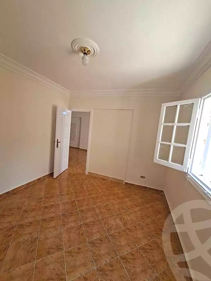 https://aqarmap.com.eg/ar/listing/7192210-for-sale-alexandria-el-asafra-l-sfr-bhry