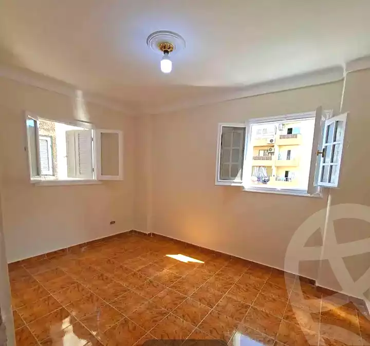 https://aqarmap.com.eg/ar/listing/7193414-for-sale-alexandria-el-asafra-l-sfr-bhry