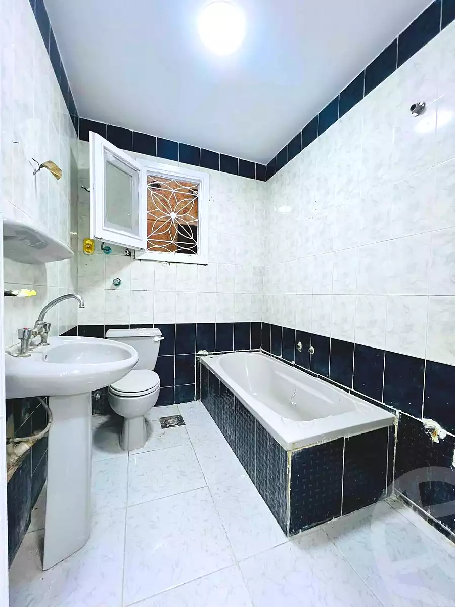 https://aqarmap.com.eg/en/listing/7193508-for-sale-alexandria-al-agamy-shataa-el-nakheel