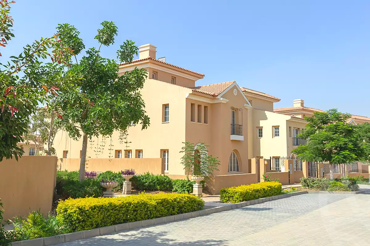 https://aqarmap.com.eg/ar/listing/7195341-for-sale-cairo-new-cairo-compounds-hyde-park-parkway-hyde-park-compound