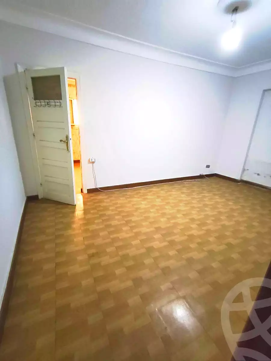 https://aqarmap.com.eg/en/listing/7195353-for-sale-alexandria-el-mandara-alex-el-mandara-bahri
