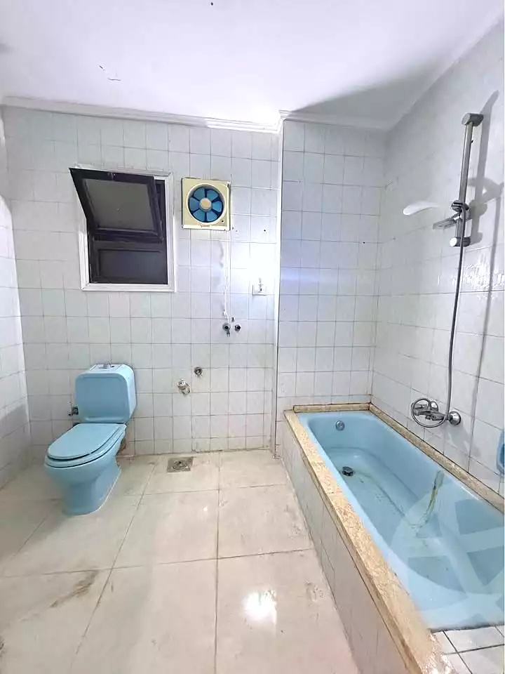 https://aqarmap.com.eg/ar/listing/7177569-for-rent-alexandria-ganaklis
