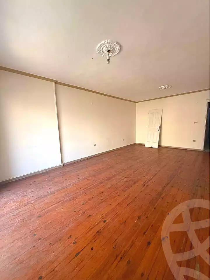 https://aqarmap.com.eg/ar/listing/7177569-for-rent-alexandria-ganaklis