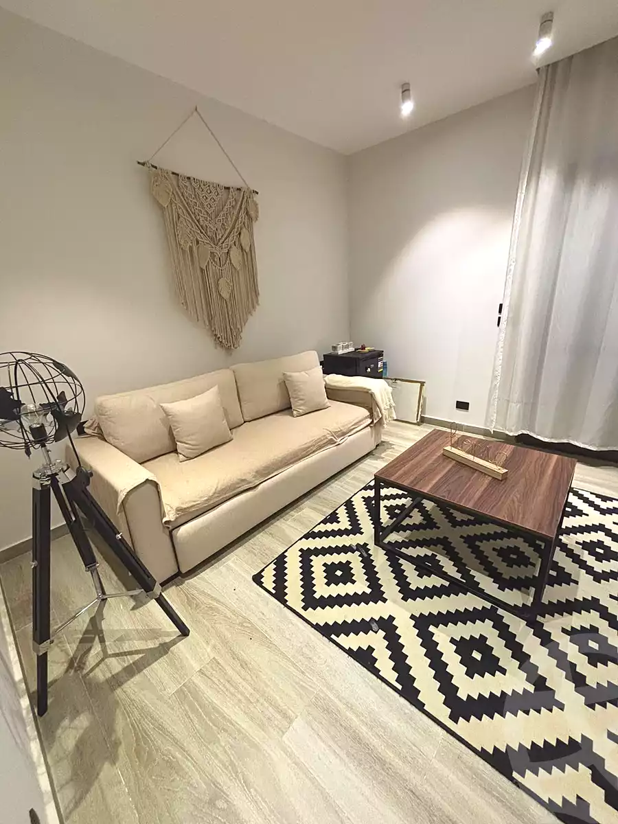 https://aqarmap.com.eg/ar/listing/7196116-for-rent-cairo-el-sheikh-zayed-city-compounds-kmbwnd-wyst-twn-swdyk