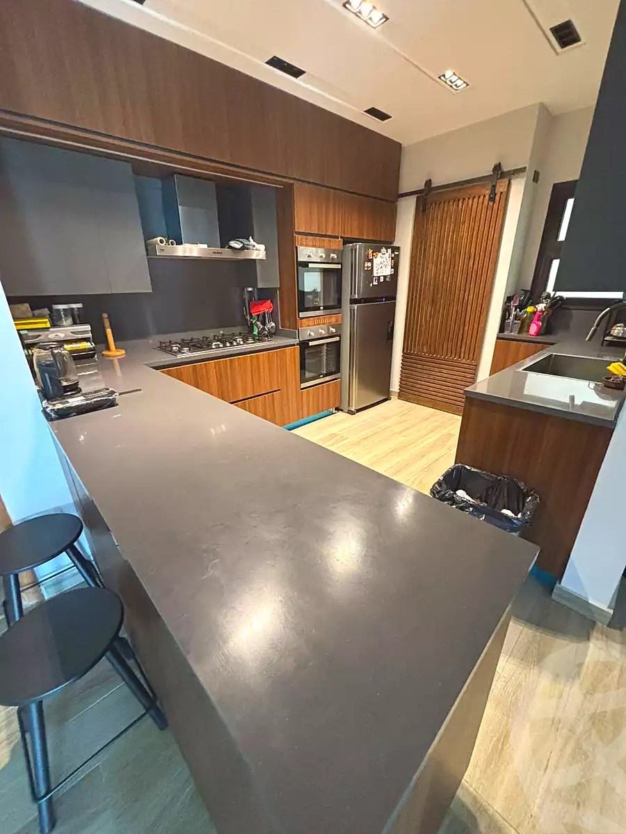 https://aqarmap.com.eg/ar/listing/7196554-for-rent-cairo-el-sheikh-zayed-city-compounds-kmbwnd-wyst-twn-swdyk